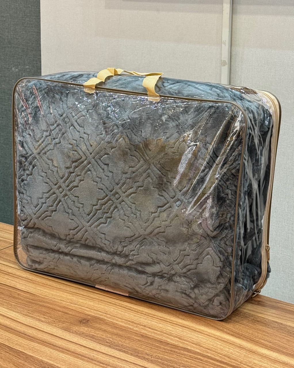 پتو "یک نفره" گلبافت برجسته مدل نرمینه