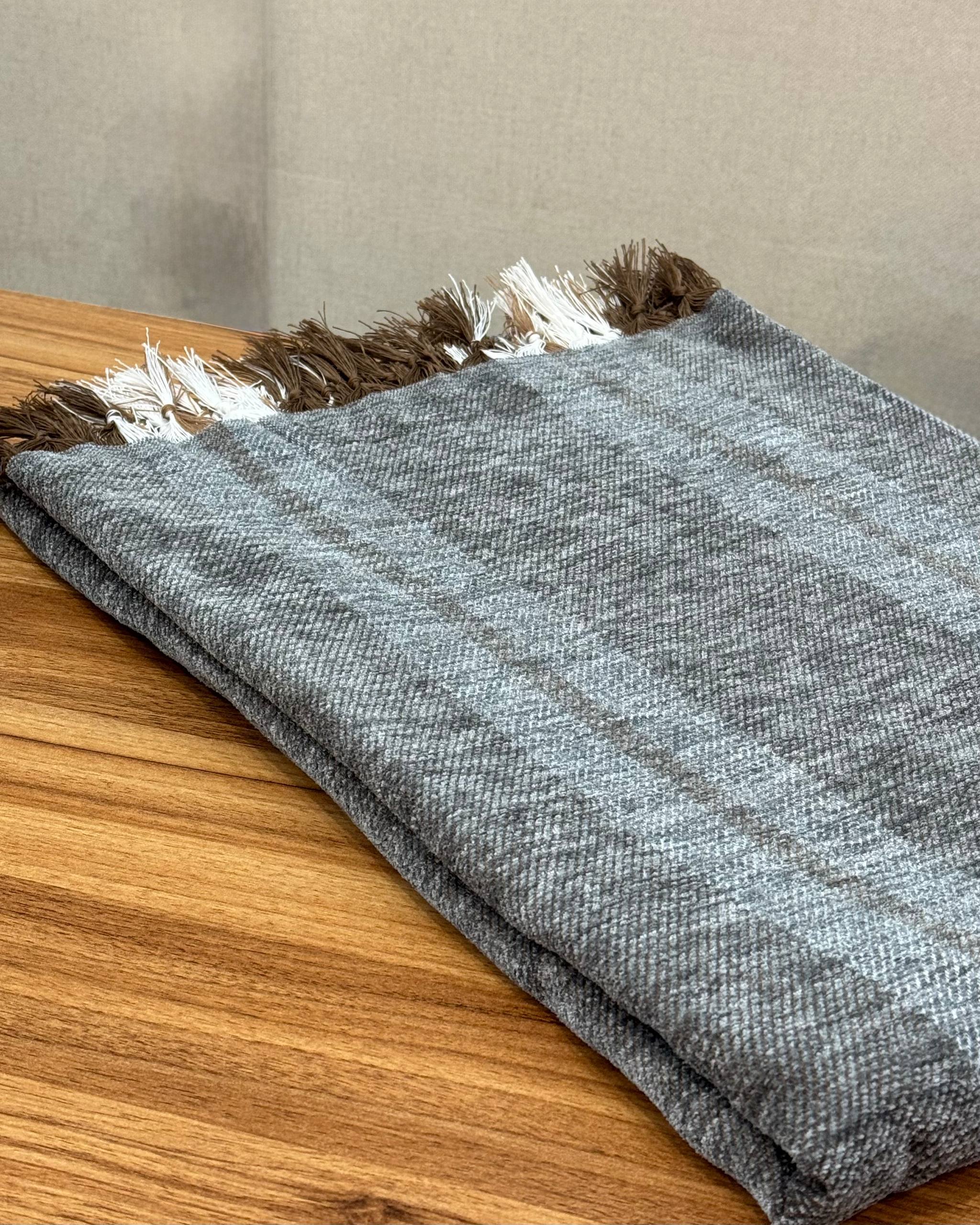 شال مبل با طول 3 متر بافت شانل